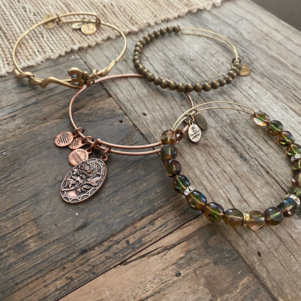 Alex and Ani Bracelet EUC Bundle (4)